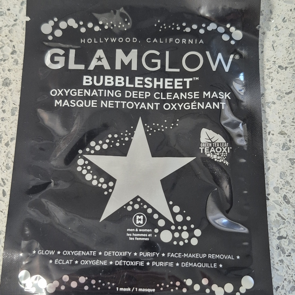 GLAMGLOW Bubblesheet Oxygenating Deep Cleanse Mask - Black and White